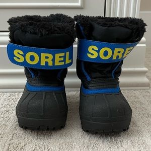 Sorel boys boots, black.
